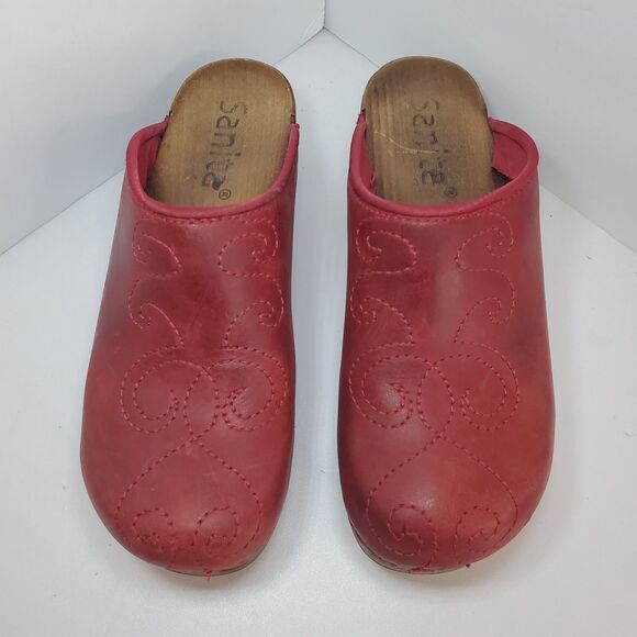 Sanita Womens Sz 8/38 Red Embroidery Mule Clog Danish Wood Boho Lagenlook Hippie - Picture 3 of 11